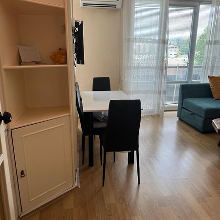 Cozy Apartment With Balcony Tbilisi Esterno foto