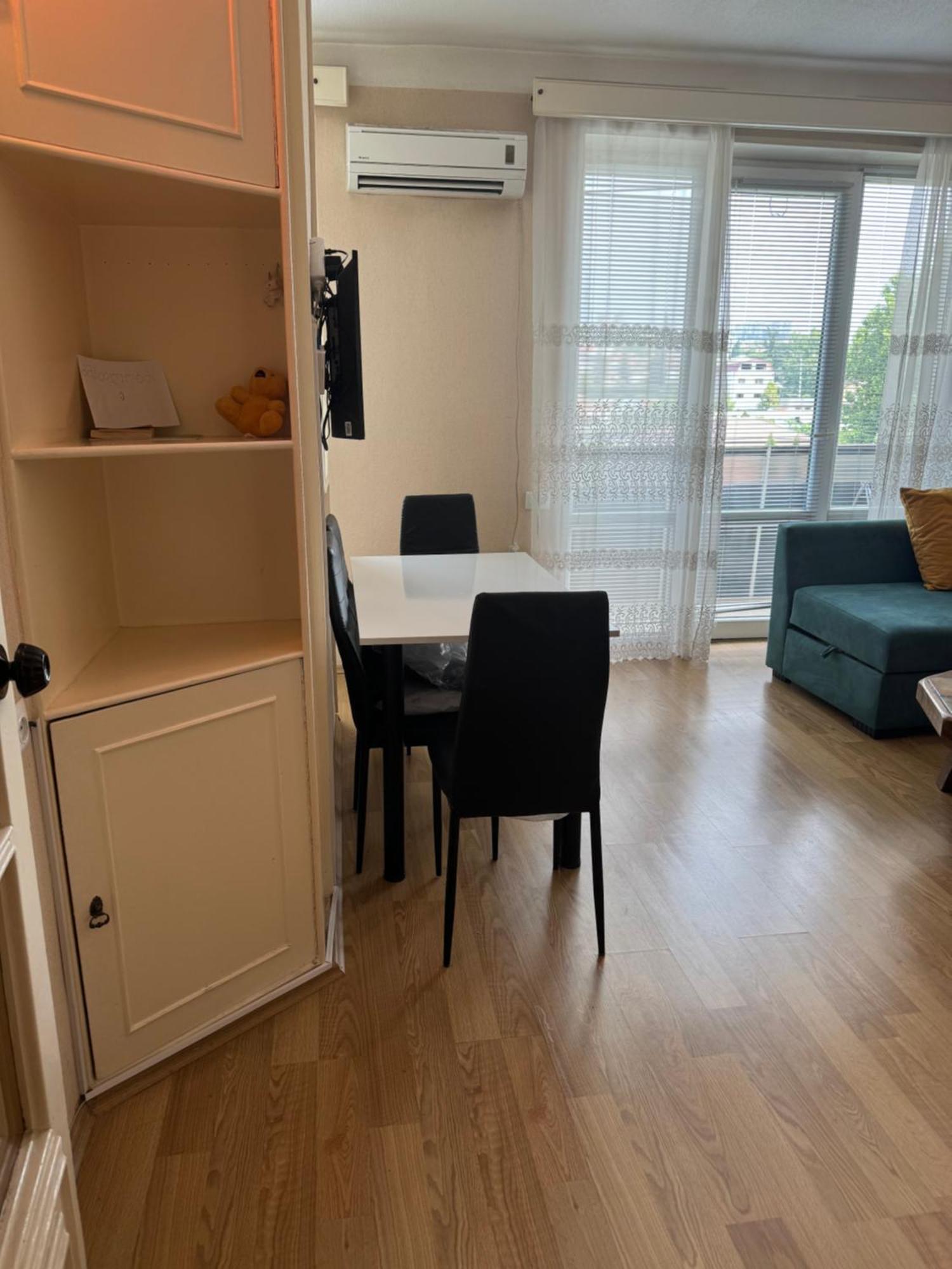 Cozy Apartment With Balcony Tbilisi Esterno foto